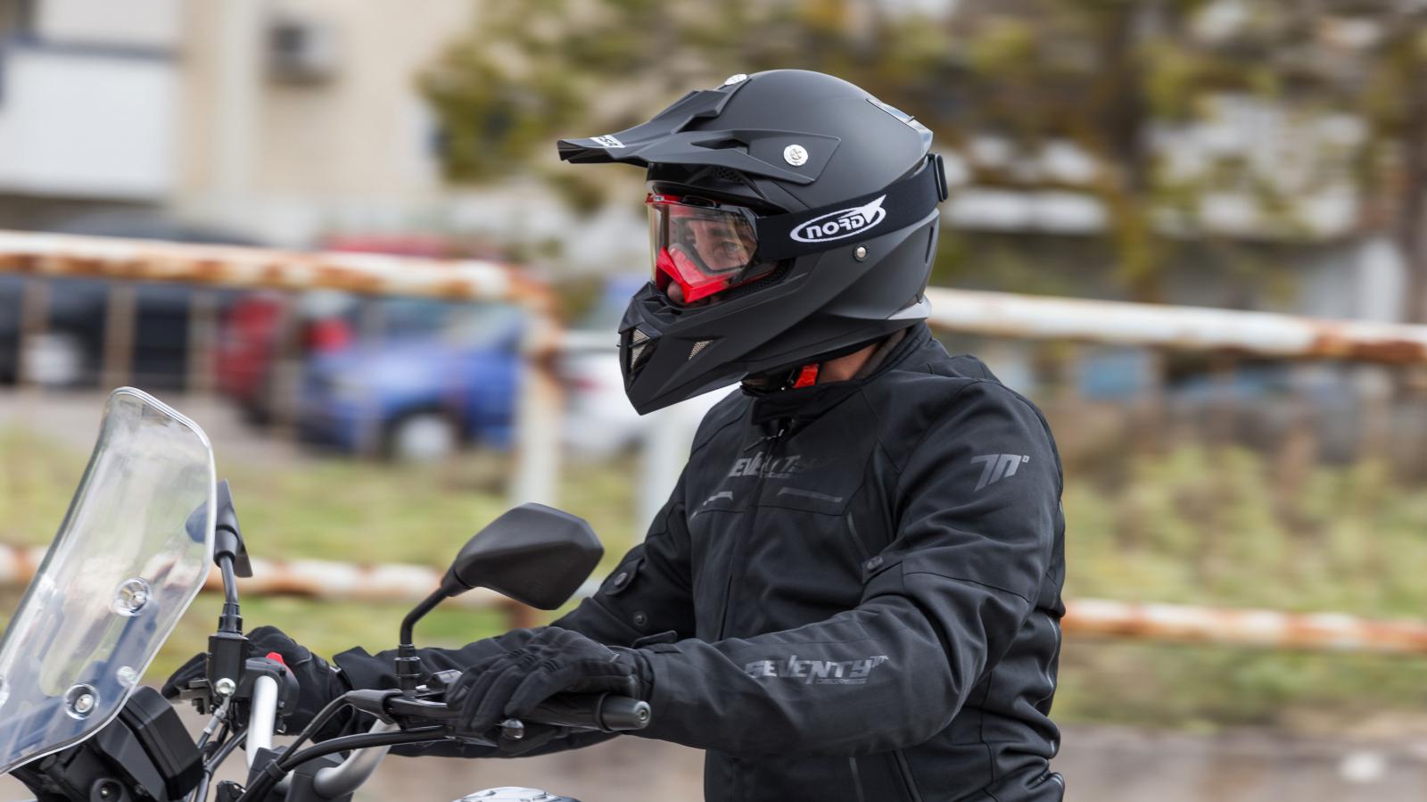 Απίστευτη πατέντα στην Αργεντινή για χρήση κράνους